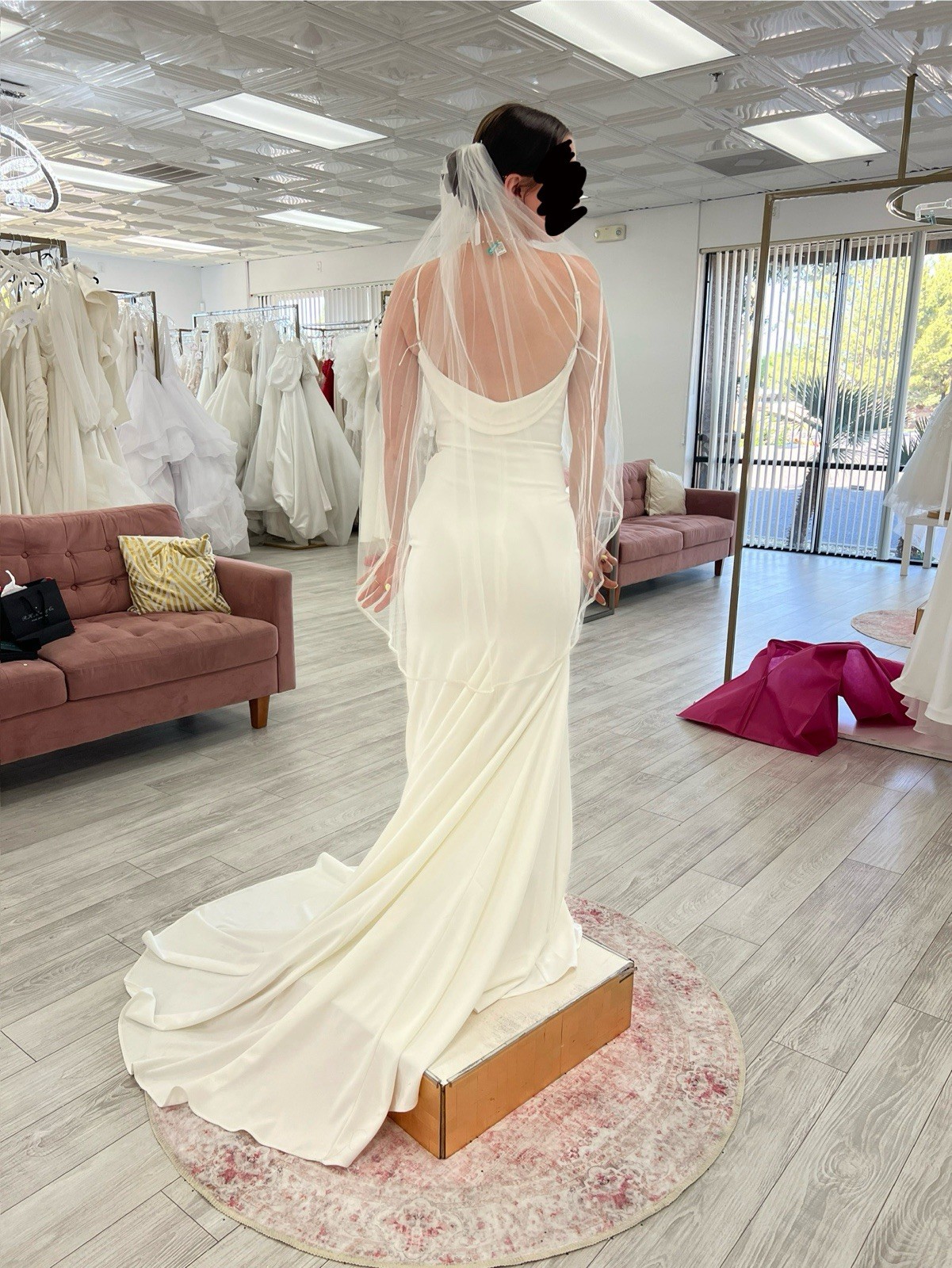 Strut Ivory Cowl Neck Sheath Crepe Wedding Dress Sleeveless Size 2 Train