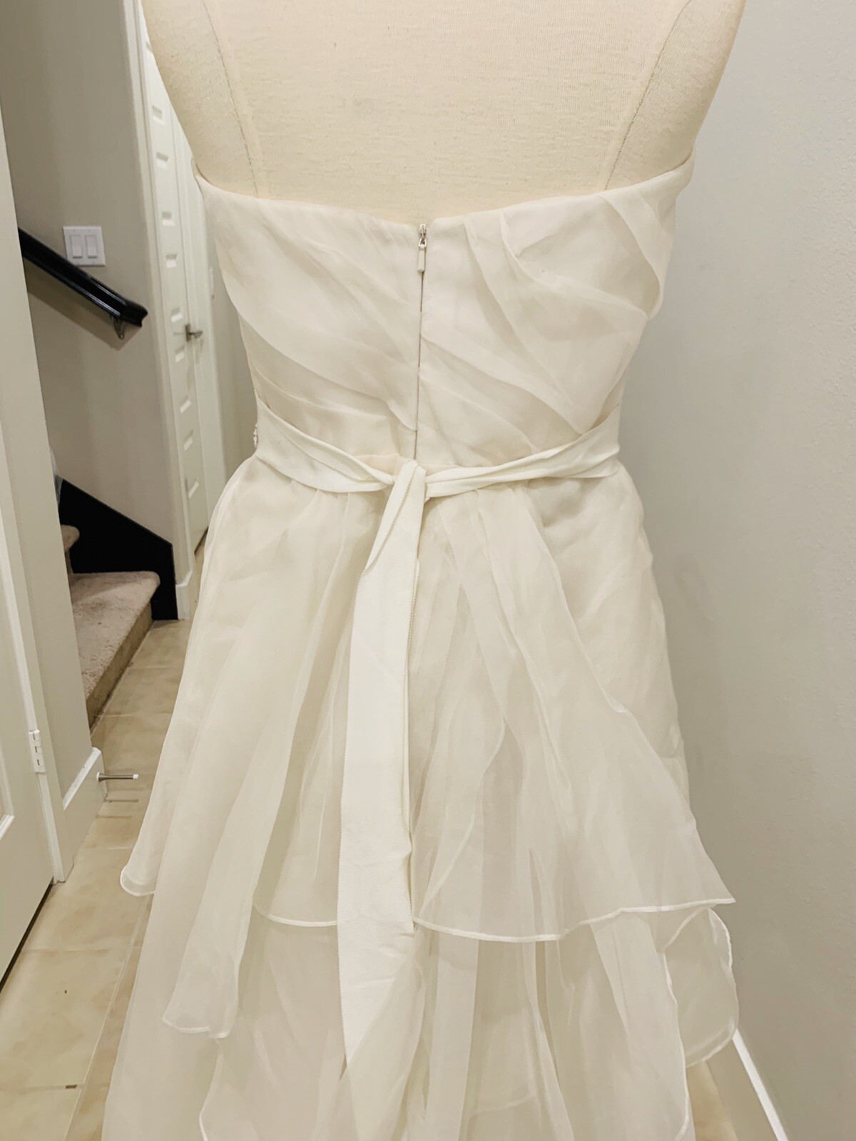 New Authentic Nouvelle Amsale Crystal Belt wedding gown Size 6(10)