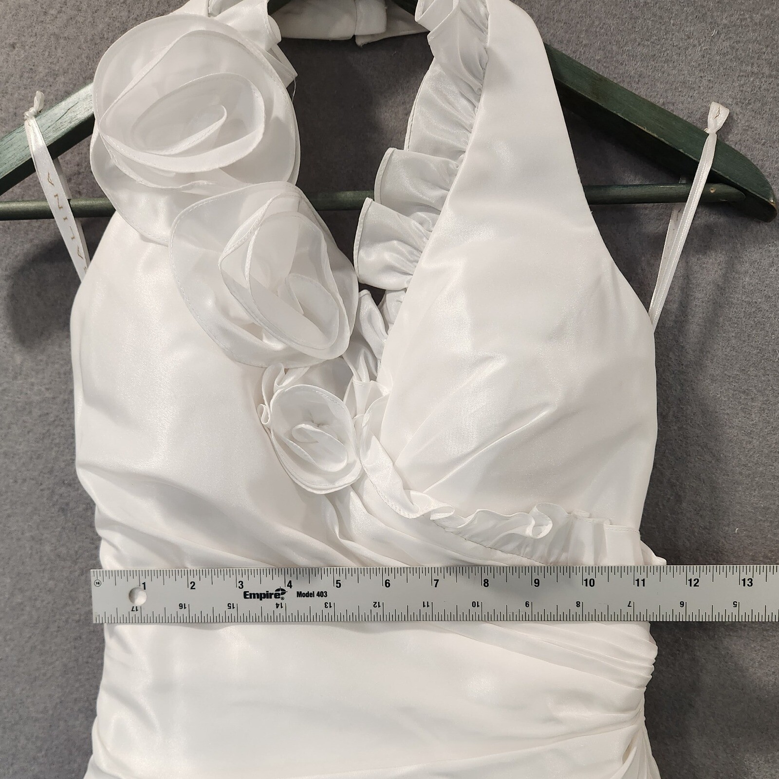 David’s Bridal Galina Satin Wedding Dress Sz 2 Halter Style Roses Small Train