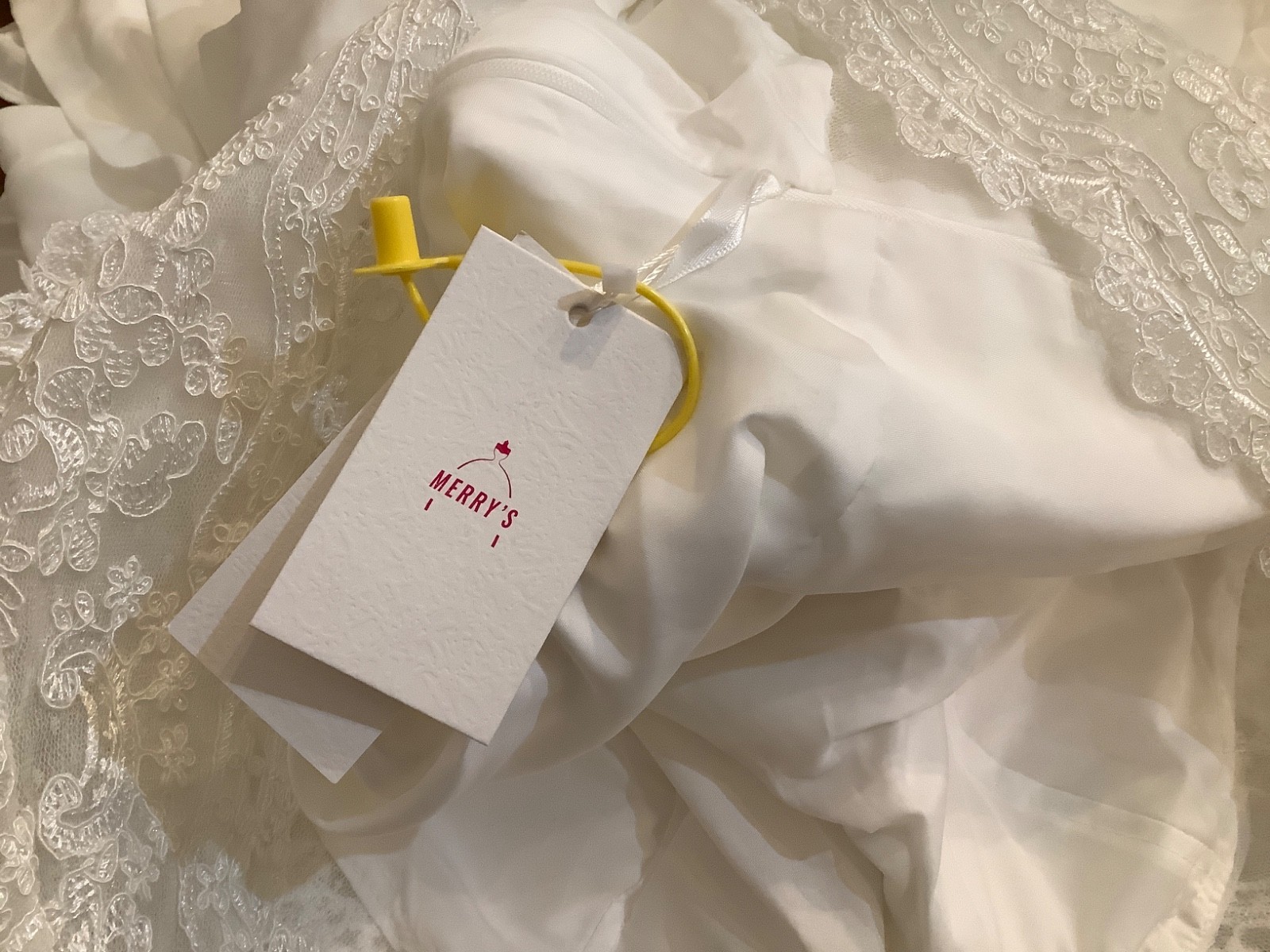 Size 12 White Lace Chiffon New Full-Length Wedding Dress