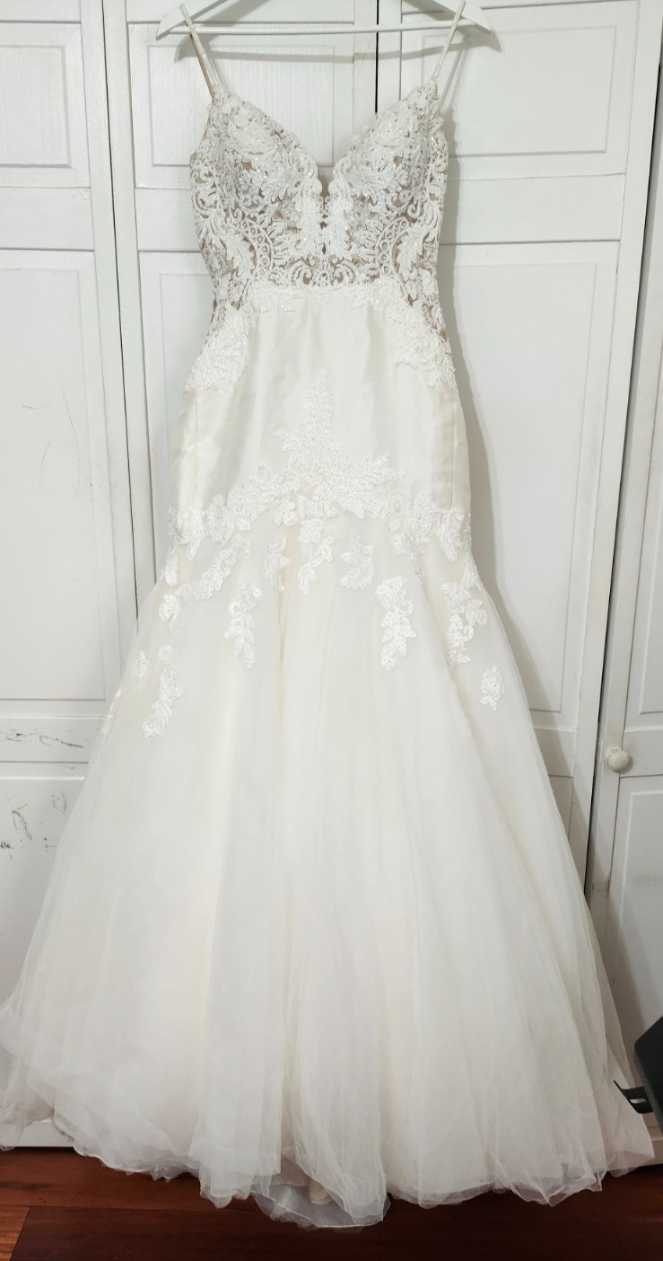 MARTINA LIANA Ivory Lace Beaded Wedding Dress Silk Lined Bridal Gown+2 Veils
