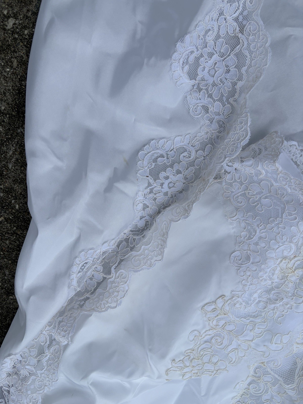 Unbranded VTG 70s Lace Princess Wedding Dress with 4ft Train and Veil. Size 12
