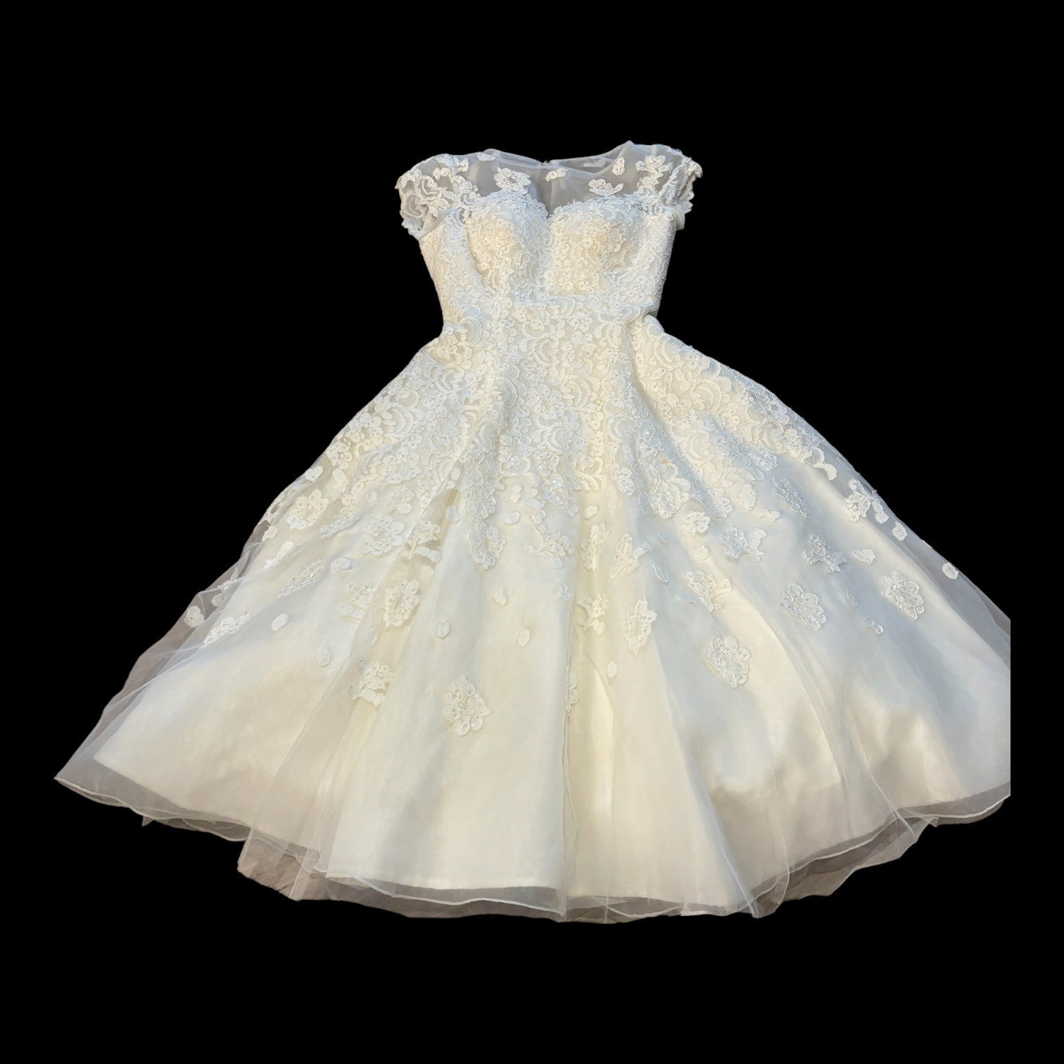 Romantic Bridal Oleg Cassini CMK513 Ivory Lace Beaded Wedding Dress Size 4 Tea L
