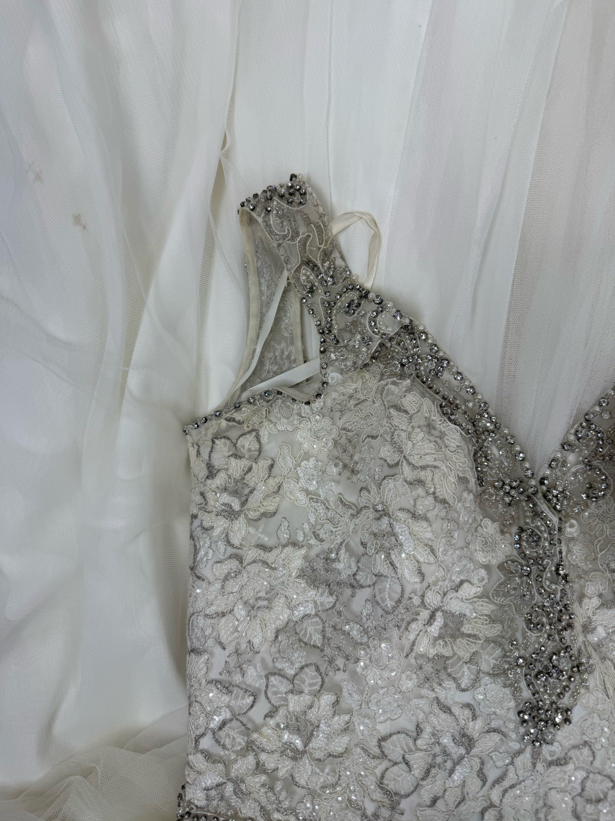 Allure Bridal Beaded Crystal Buttons Wedding Dress Ivory Silver 14 9373 Train