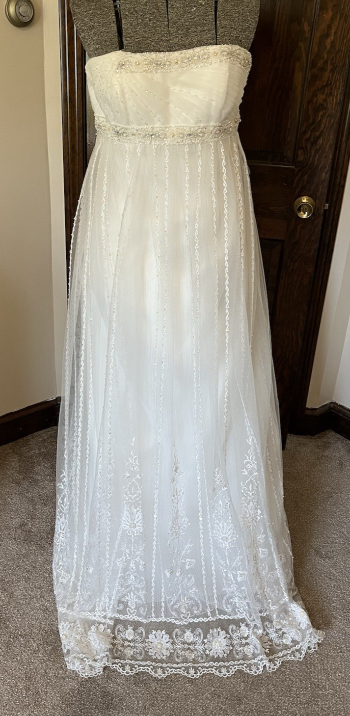 Pronovias Off-White Empire waist Strapless Belted Wedding Dress 8 or 10 beaded