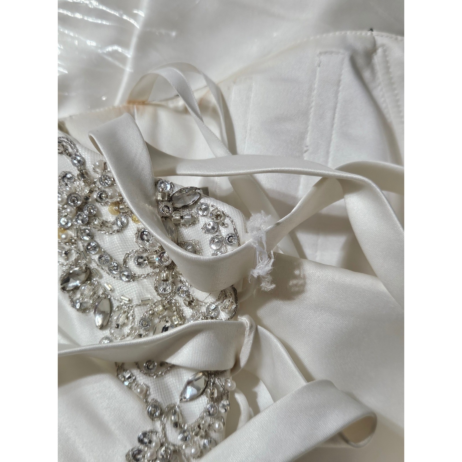 Allure Bridals Wedding Dress Women 6 Ivory DWS Ruched Crystal Floral 8817