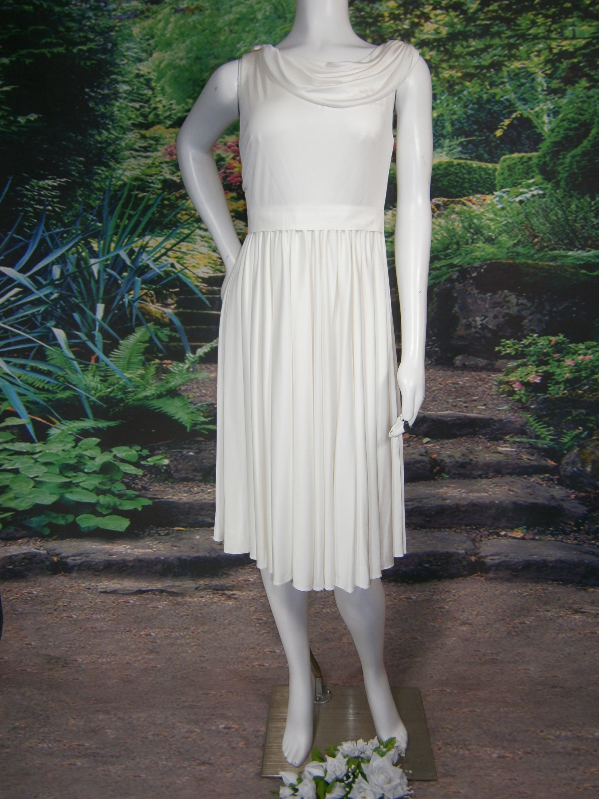 AMSALE SIZE 6 SHORT WEDDING GOWN DRESS SILK CREPE IVORY SASH BEACH FORMAL $1,200