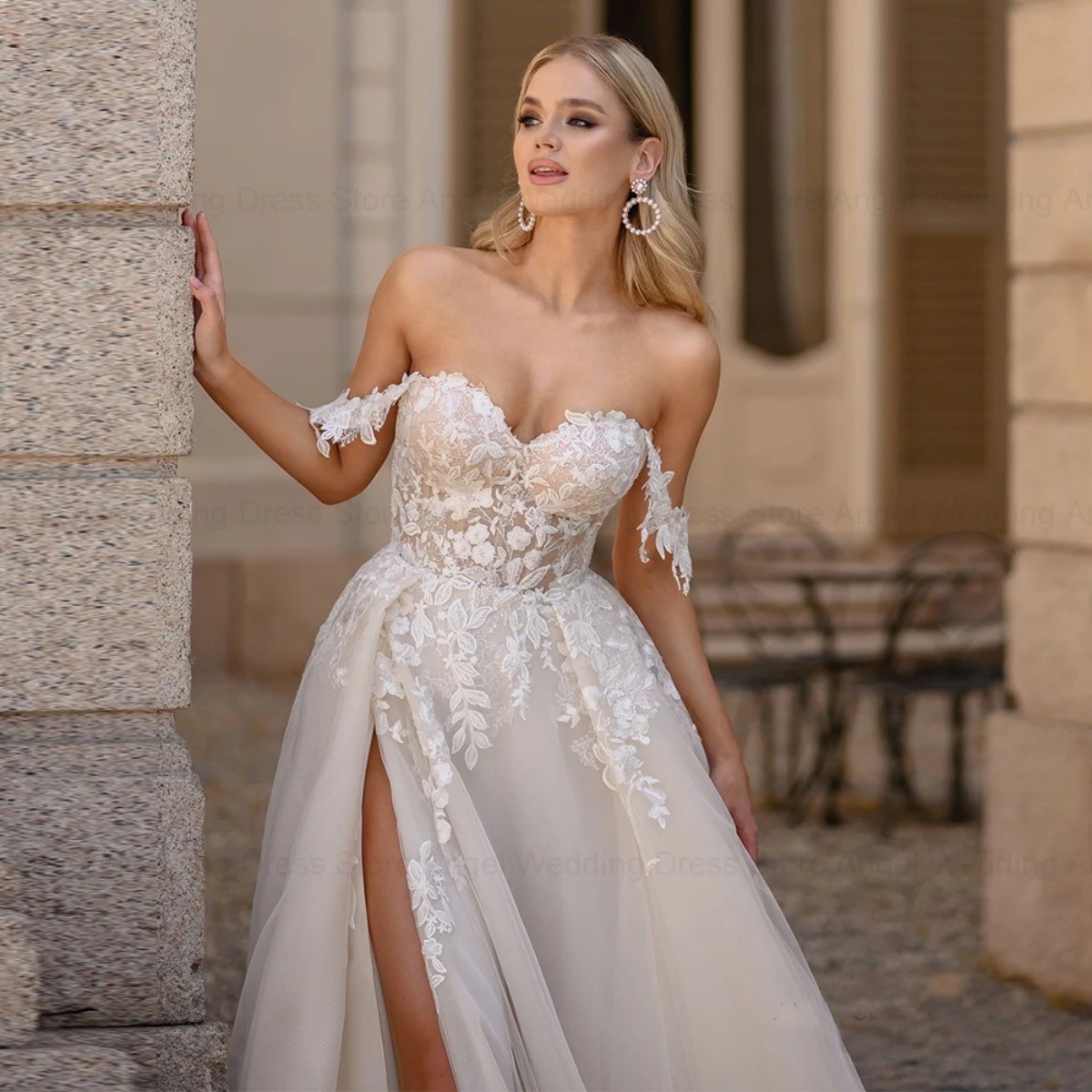 Lace Wedding Dresses Illusion Backless A-Line Tulle Bridal Gown With Train