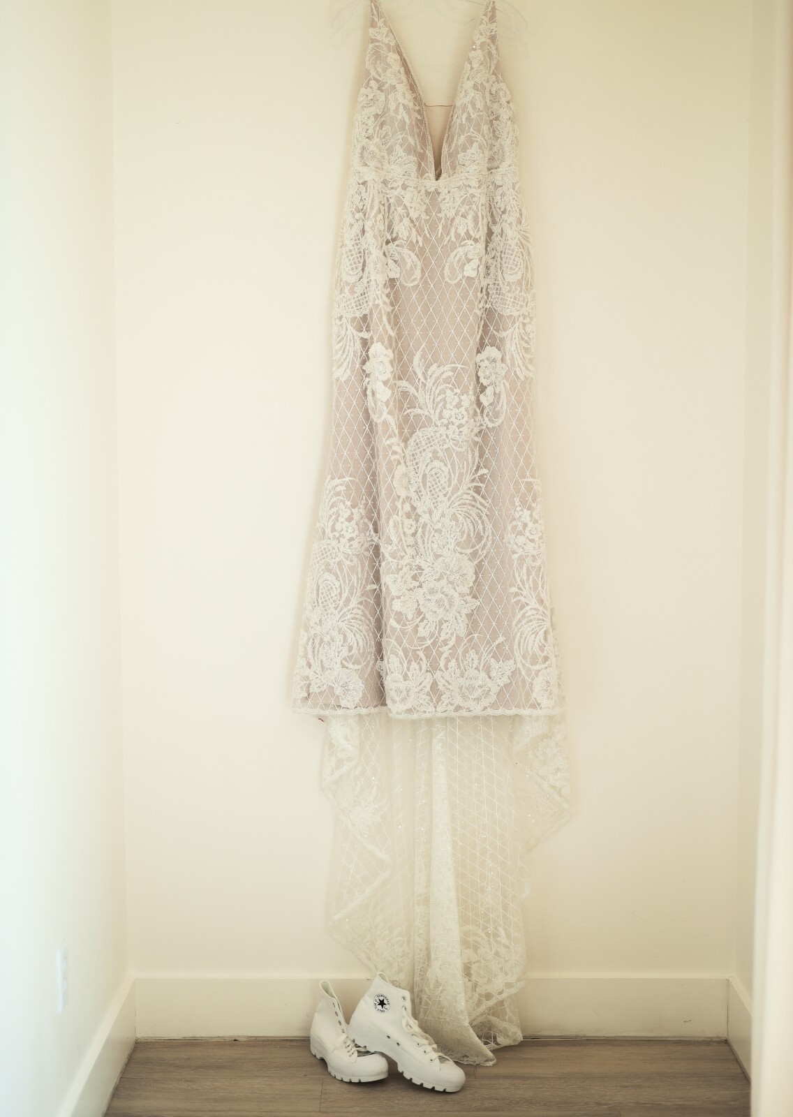 Galina signature mermaid wedding dress w/ bustle. Size 14