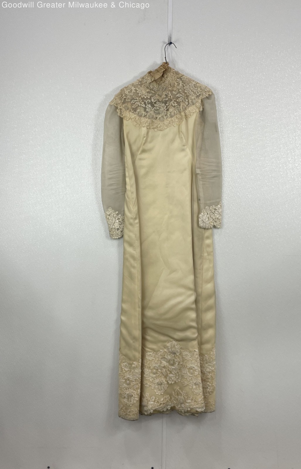 Unbranded Off White Lace Satin Long Sleeve Formal Gown Wedding Dress With Veil