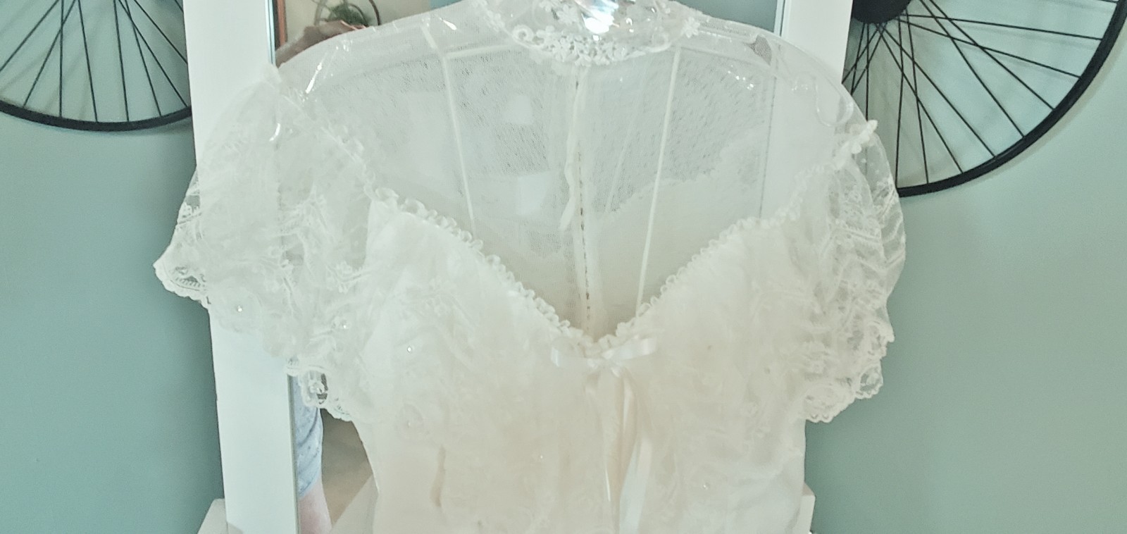 Satin & Lace White Wedding Gown Size 7-8