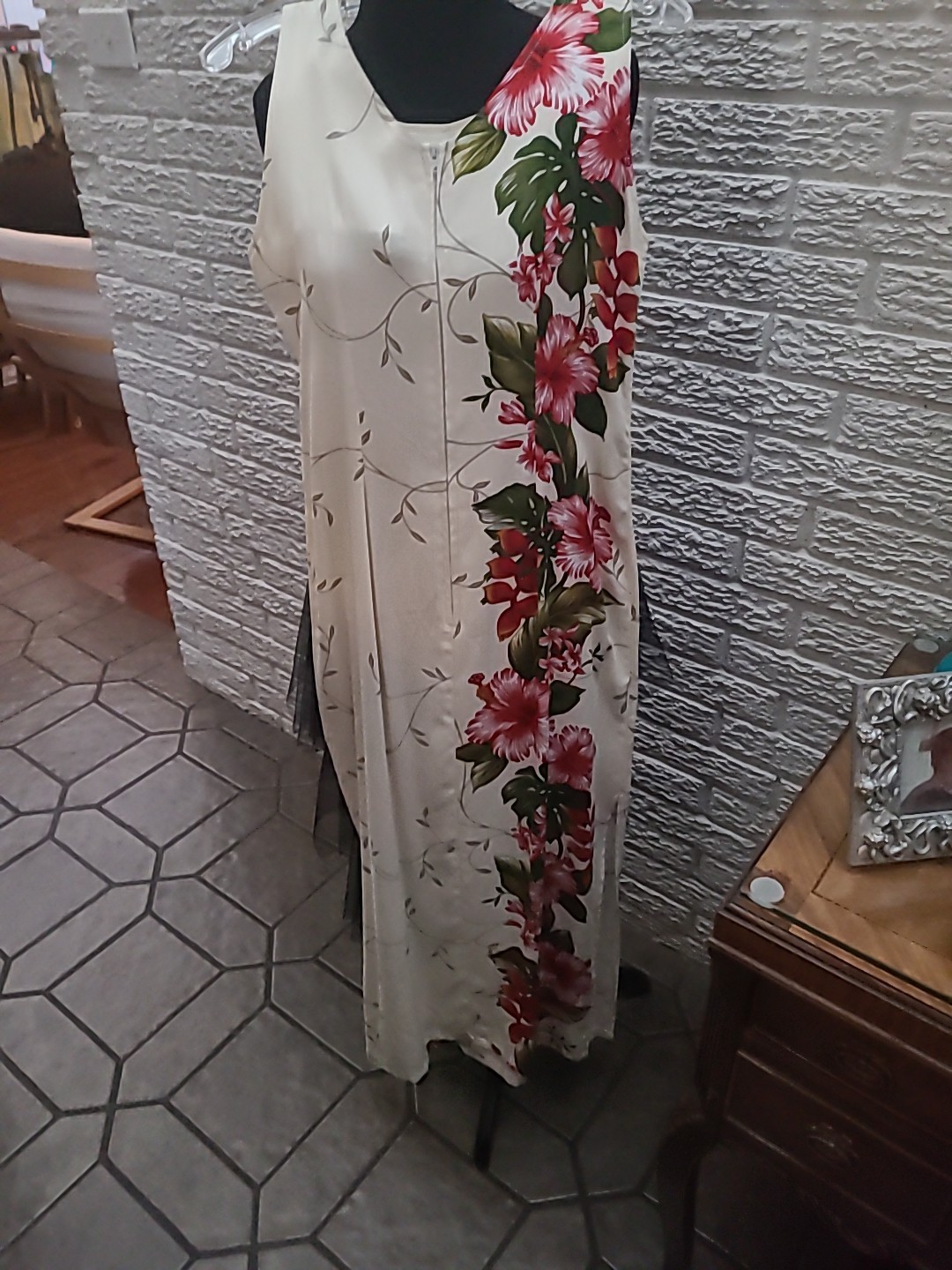 Jade Fashions Hawaiian Cream Hibiscus Dress S Resort Wear Super!