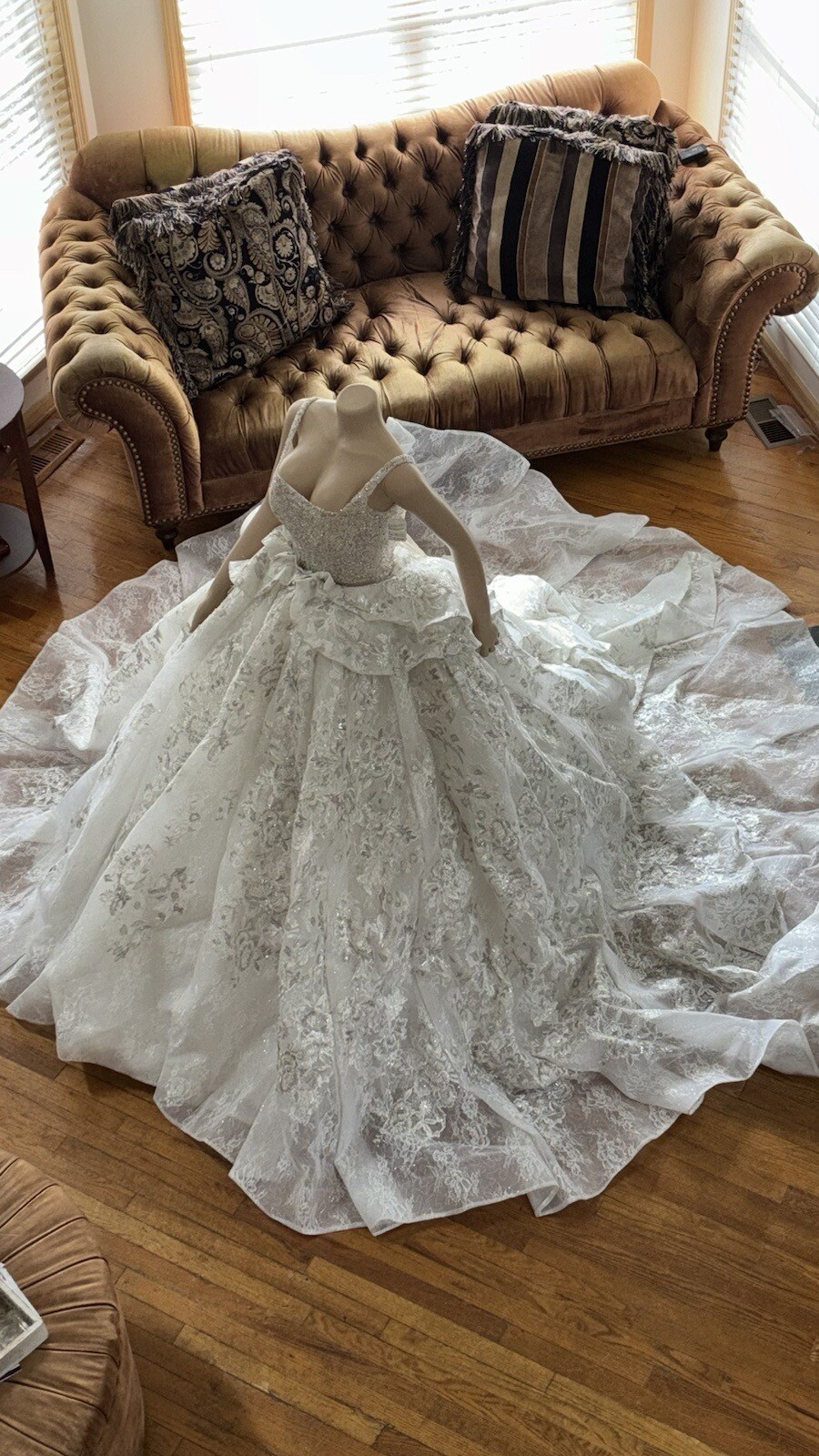 European Princess Wedding Gown. Size 8-12. Corset Tie. Beautiful Long Train