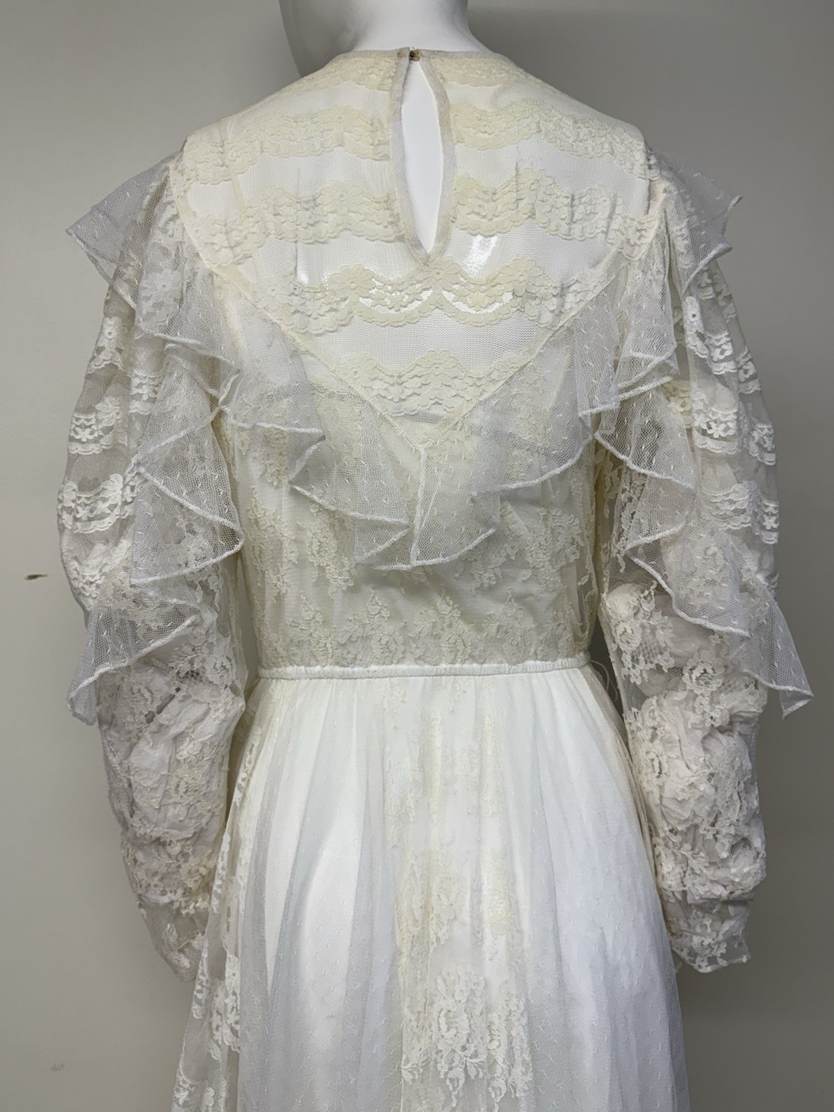 Vintage Wedding Dress Off White Lace Tier Puff Ruffled Sleeve No Tags?