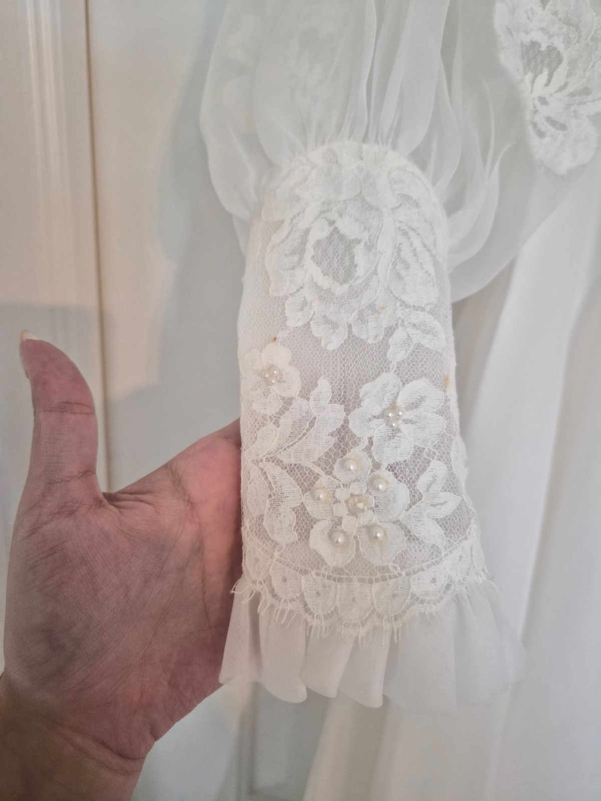 Vintage Unbranded Size 6 Wedding Dress Long Sleeve Lace Sweetheart Neckline