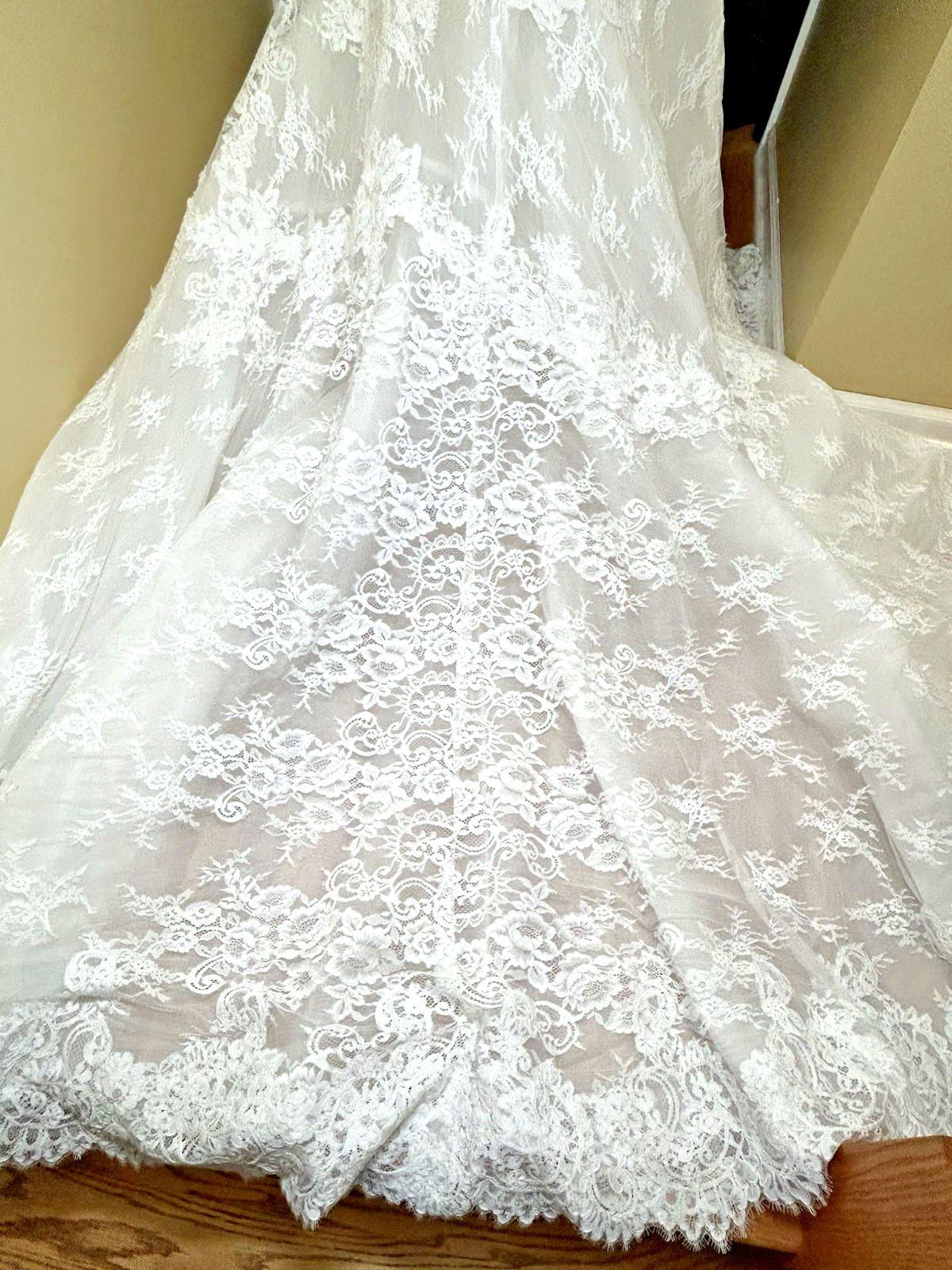 Pronovias Tisha Off White Wedding Dress with Tag Size 16