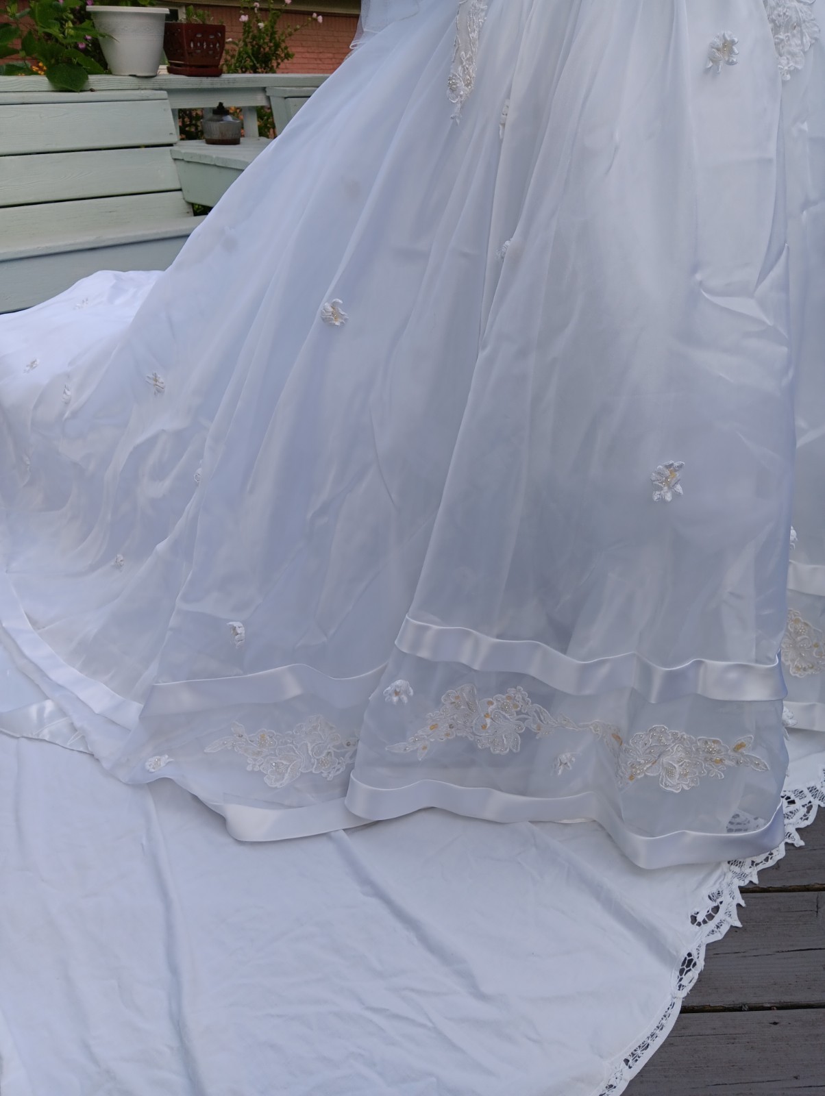 Mori Lee Women’s Mon Cheri wedding dress beaded bodice with a Sweetheart Size 16
