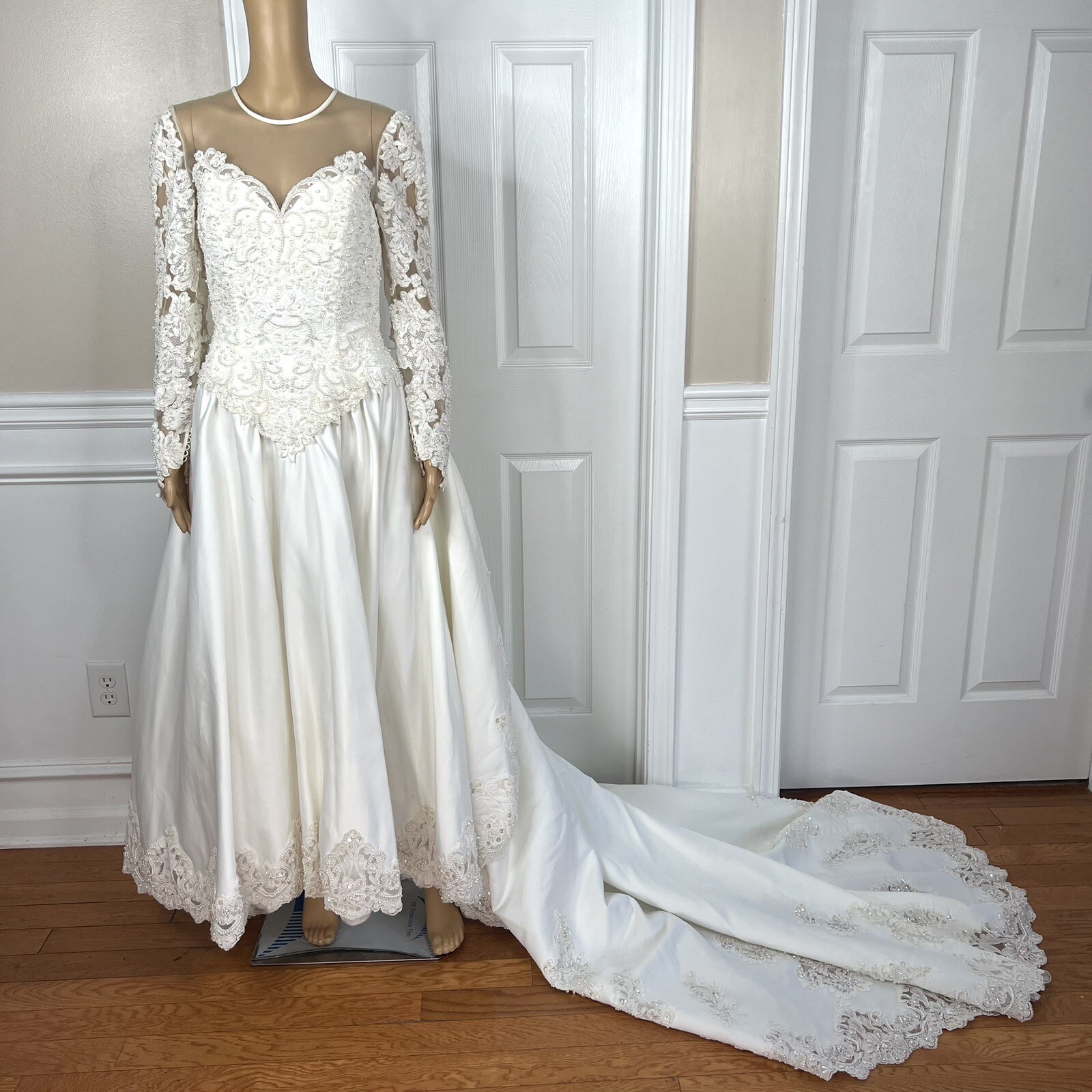 Oleg Cassini Wedding Dress Size 8 Off White Beaded Bodice Long Sleeves Trumpet