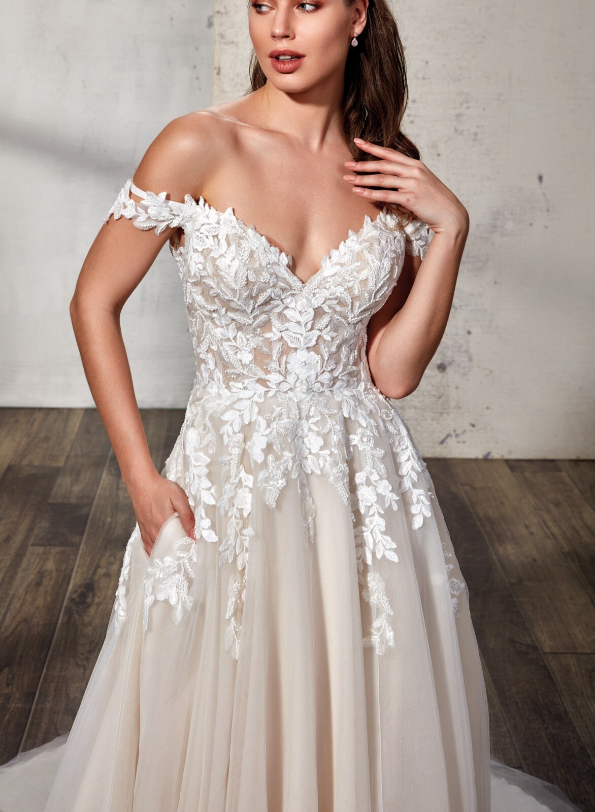 2026 Attractive Wedding Dress Bridal Gown Champagne off-Träger 2-28W Leaves Lace