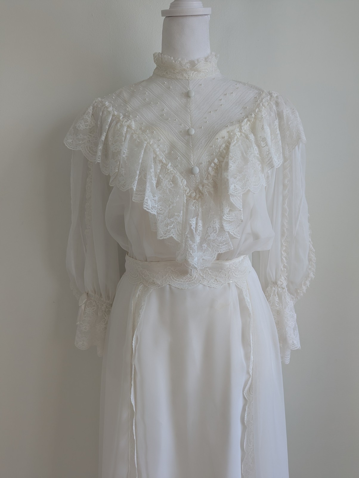 VTG Ethereal 1970s Ruffle Lace High Neck White Prairie Dress / Wedding Gown 4