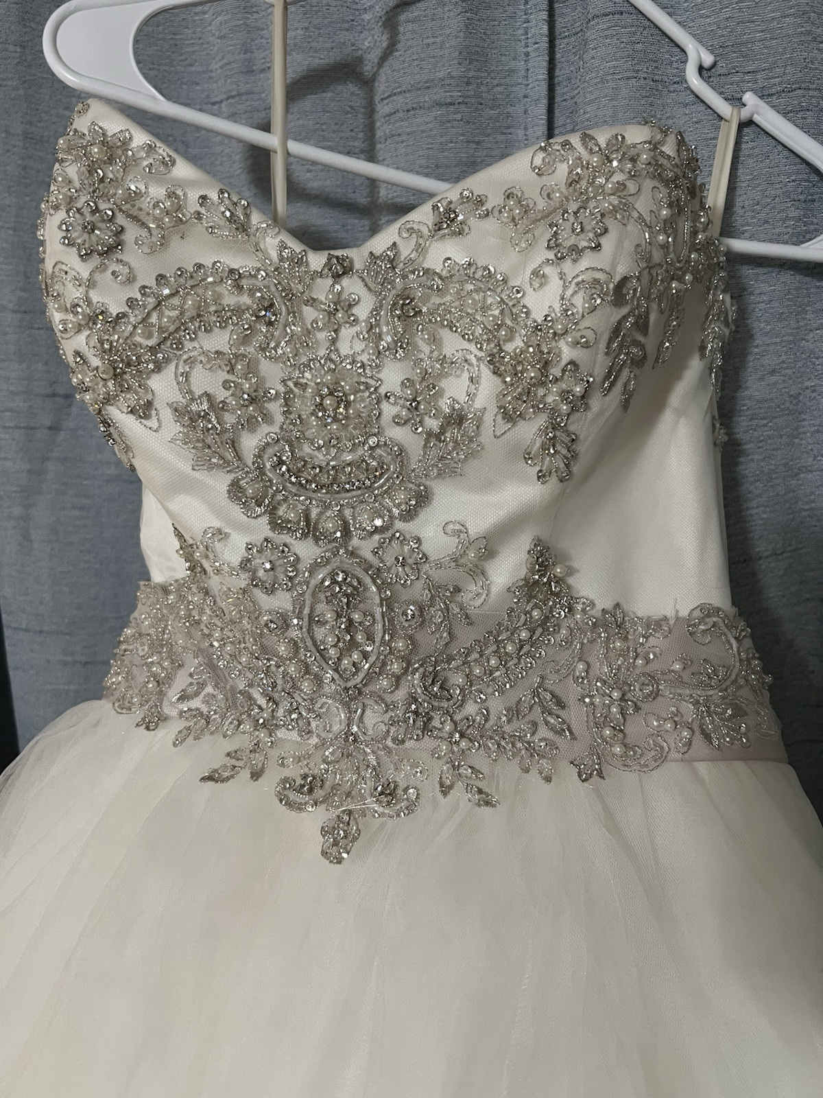 Casablanca Bridal Wedding Dress – Style 2077 – Size 0 – Ivory/Silver/Gold