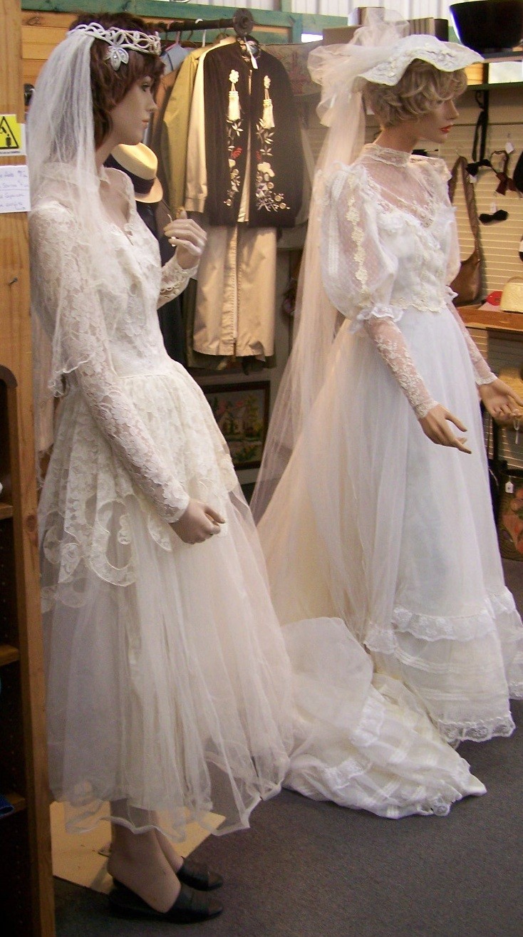 Vintage 1950s Lace Wedding Bridal Gown Dress Peter Pan Collar