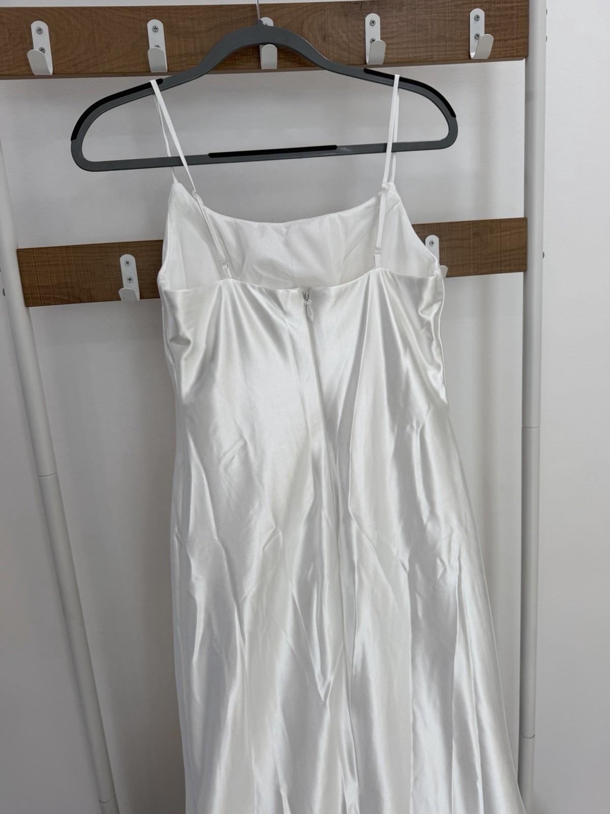 White Straight Across Sleeveless A-Line Full-Length Zipper Back Dress Size 8