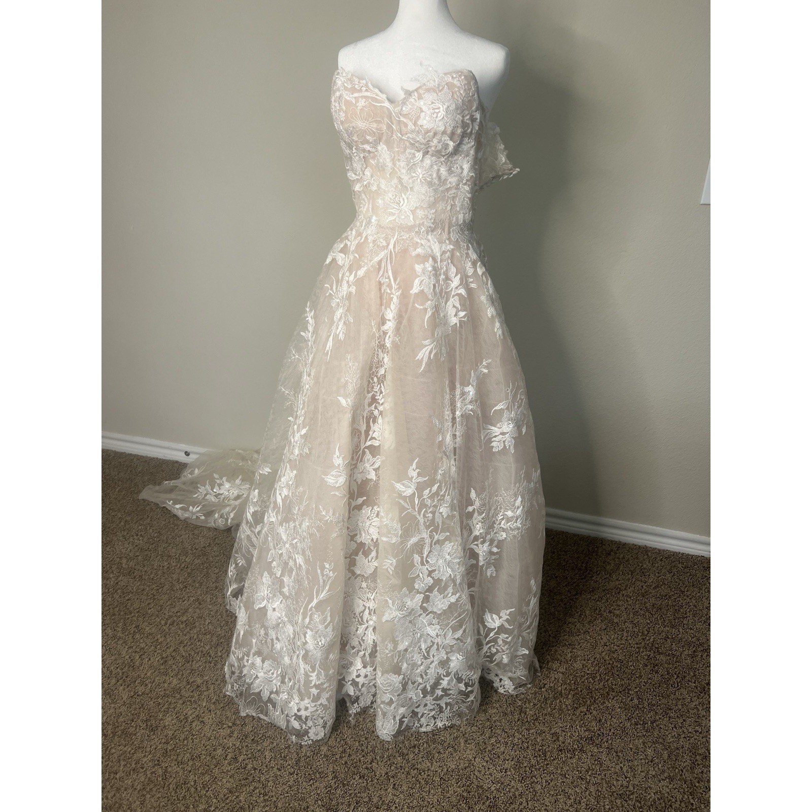 MONIQUE LHUILLIER WEDDING DRESS WITH VEIL FLORAL EXC CONDITIONLACE XXS CORSETTE