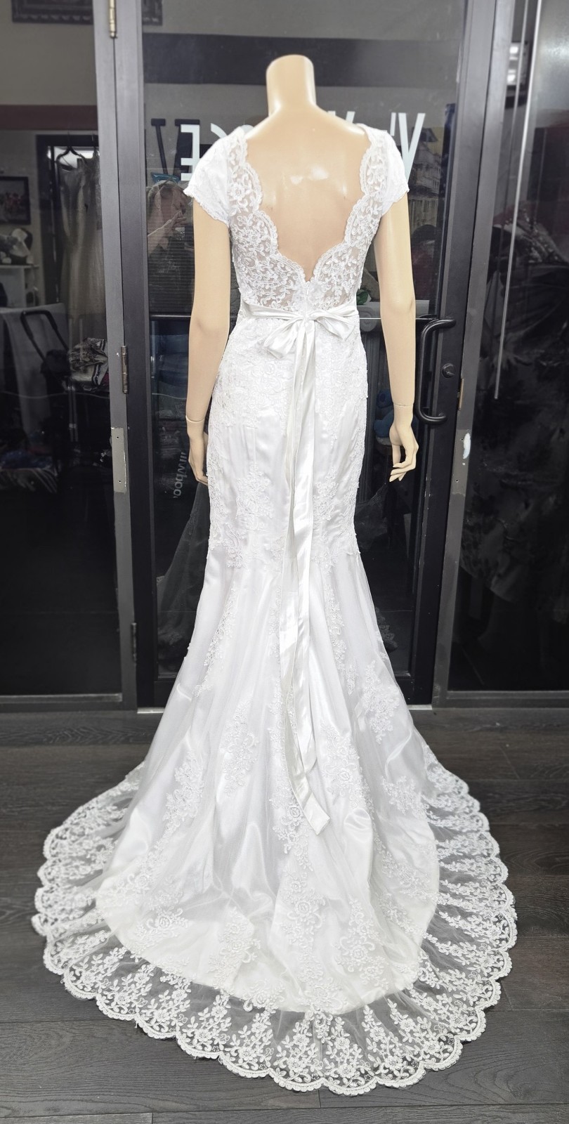 Unbranded fit and flare cap sleeve with White Wedding Dress sz 10