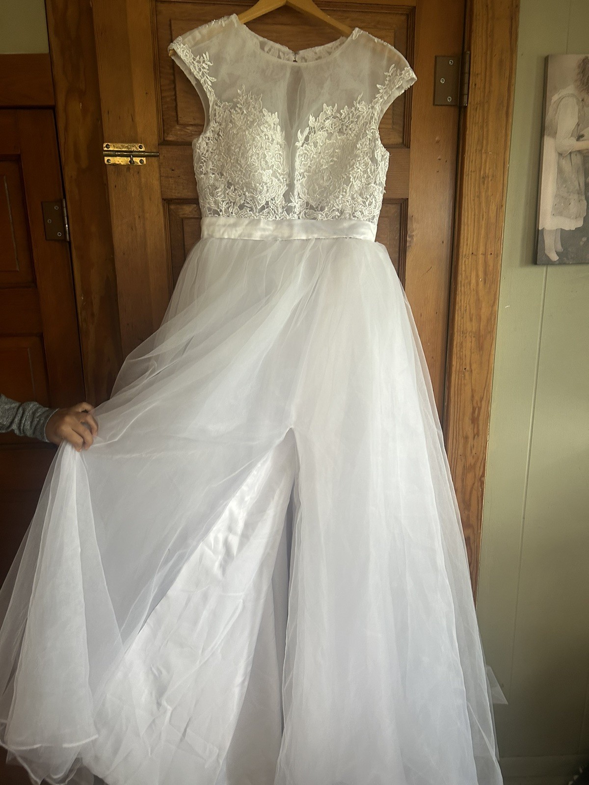 Bridal Gown Tulle Skirt Women’s Lace Appliqué Beach Wedding Dress
