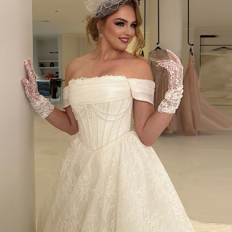 Exquisite A-line Wedding Dress luxury Off Shoulder Bridal Gown Lace Sleeveless