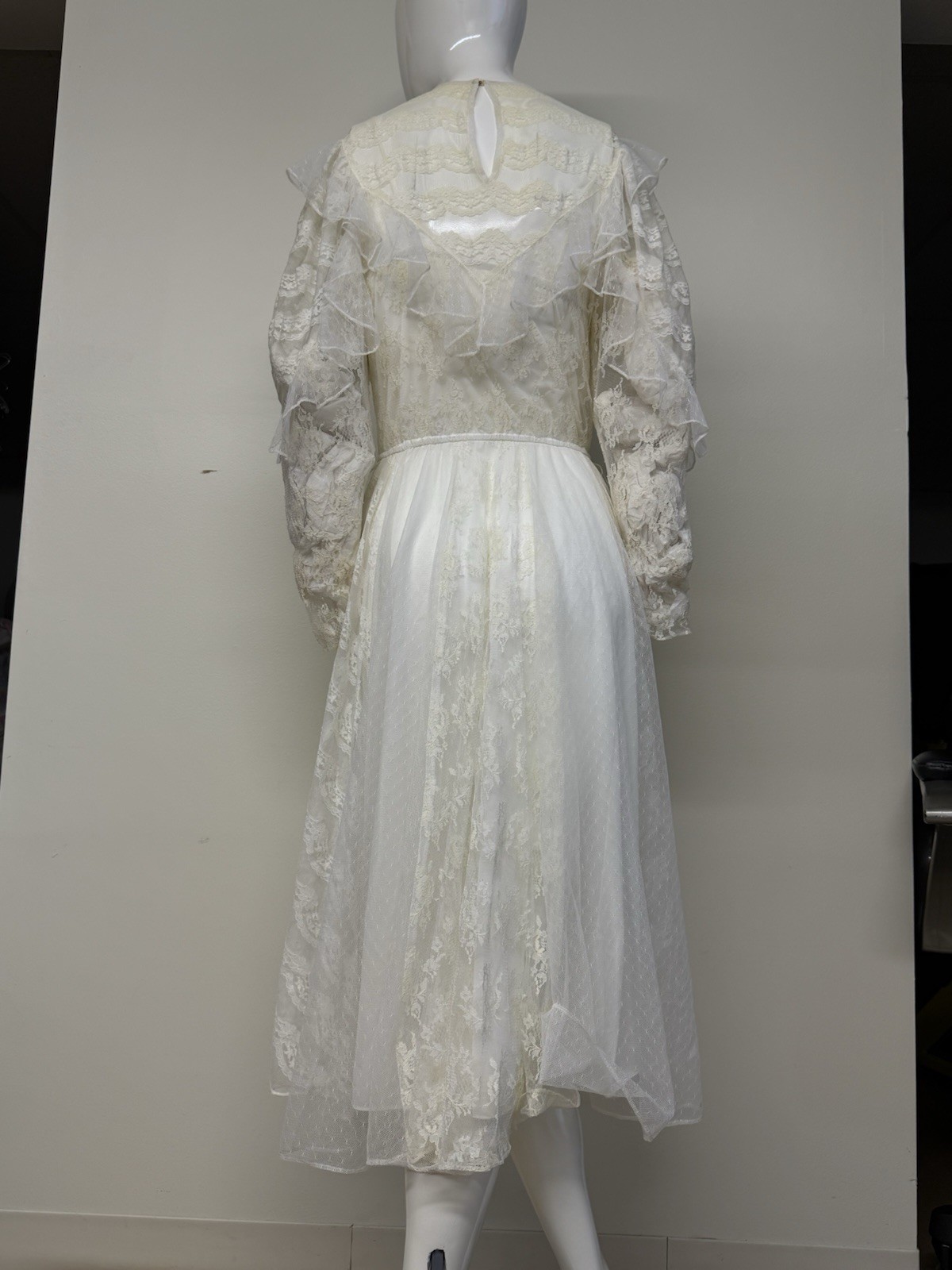 Vintage Wedding Dress Off White Lace Tier Puff Ruffled Sleeve No Tags?