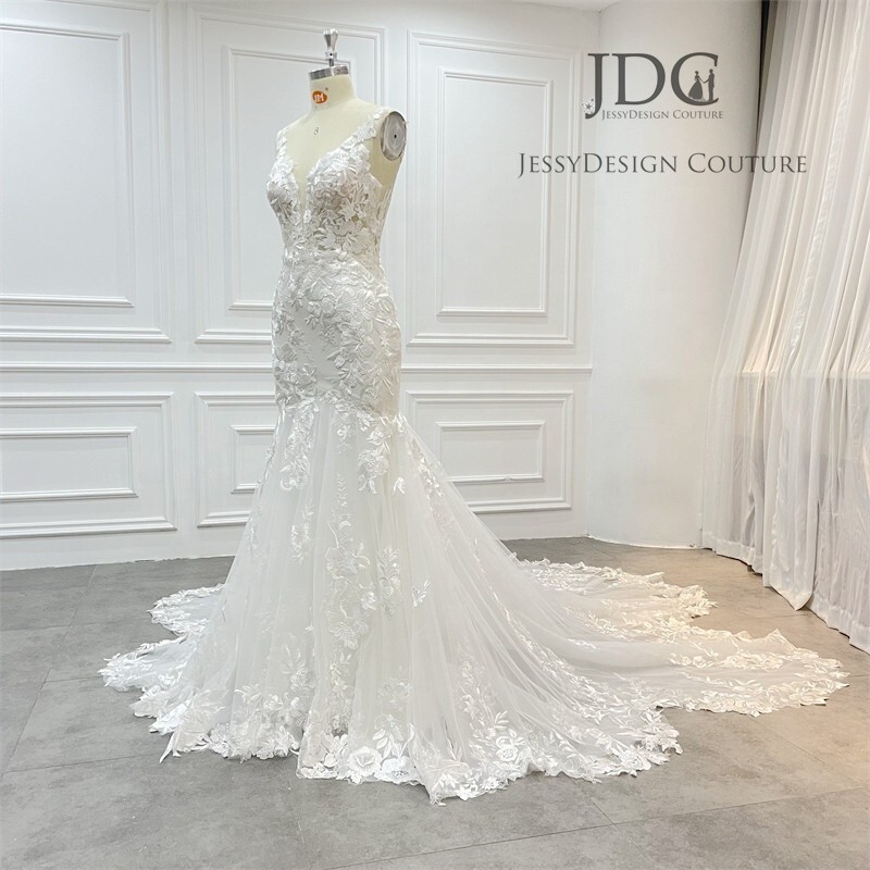 Gorgeous Floral Lace Wedding Dress Bridal Gown Custom made scalloped train Strap