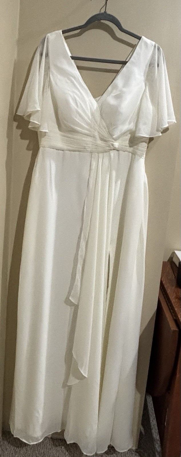 NWT Ivory Wedding Dress Flutter Sleeves Lace Up Back Pockets Romantic Bridal