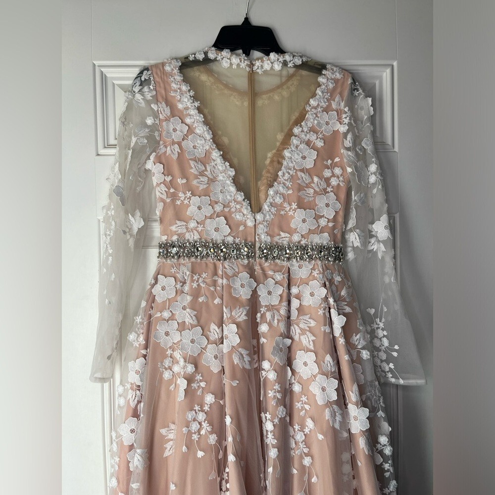 New NWT ASHLEY LAUREN COLLECTION 1396 white/nude bridal wedding DRESS size 4