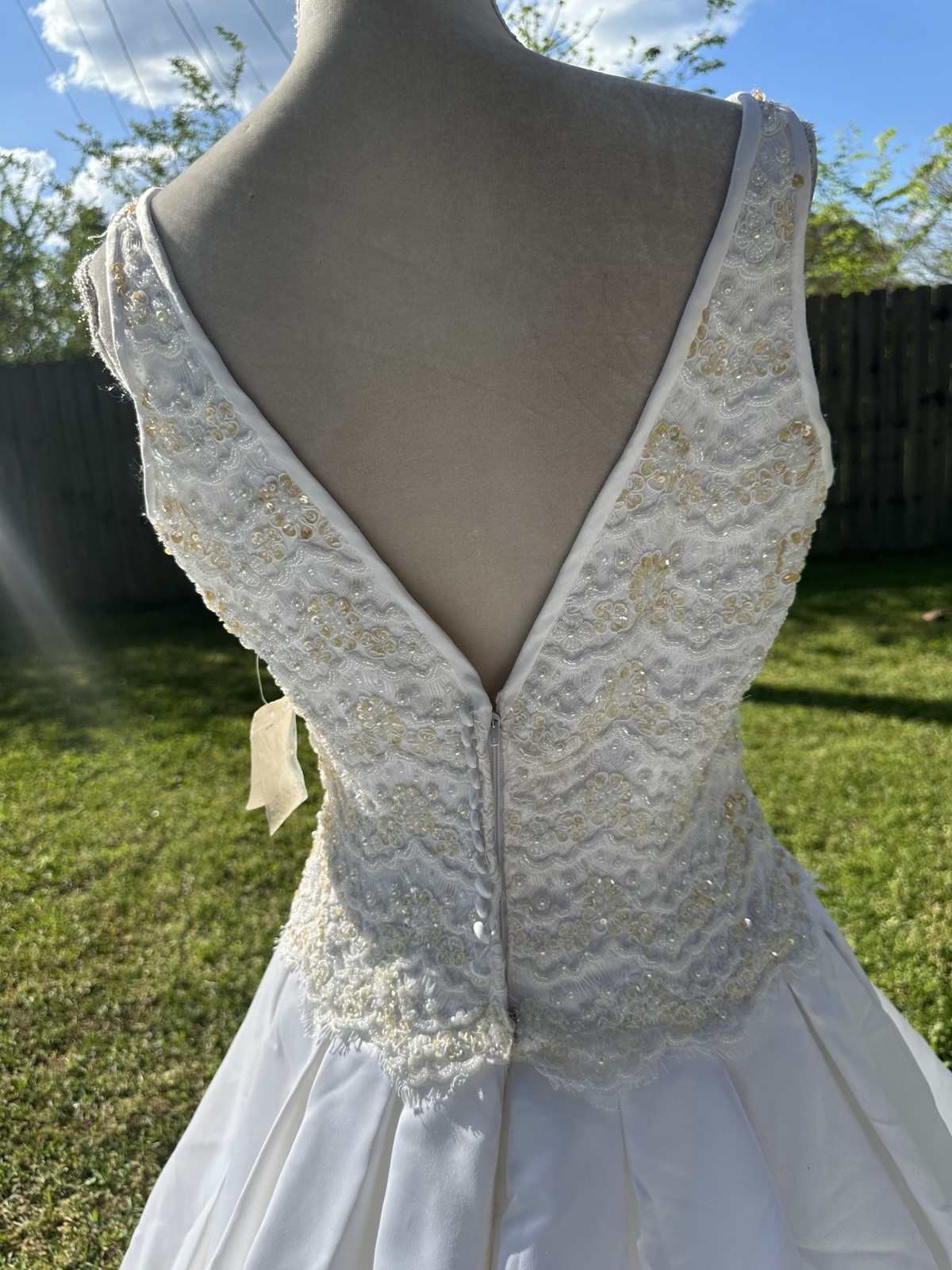 Mori Lee Wedding Dress Women’s Size 12 NWT Long Train Sleeveless Floral Beading