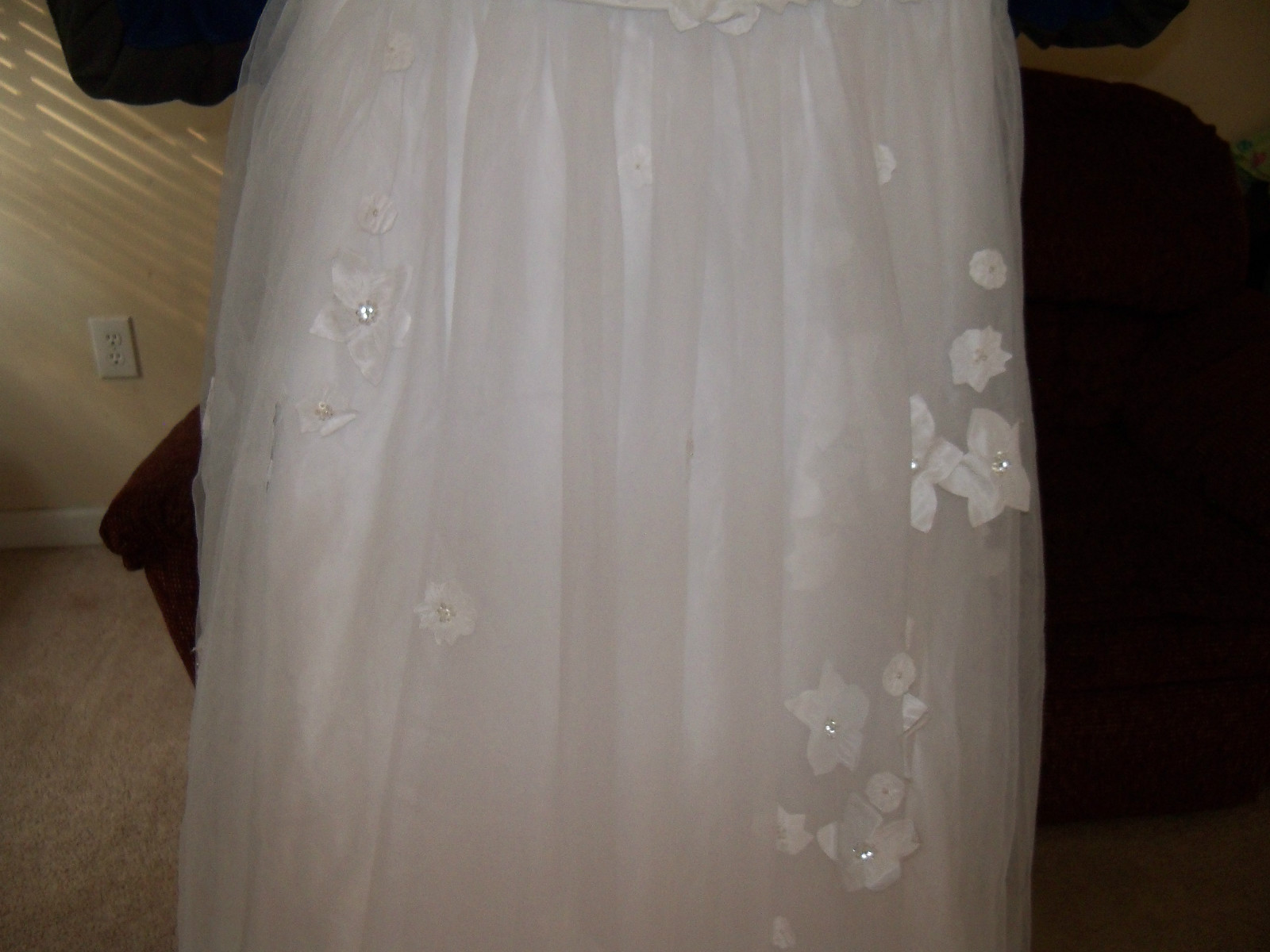 David’s Bridal Strapless Tulle Ball Gown w/Floral Detail Size 14 Women’s NWOT