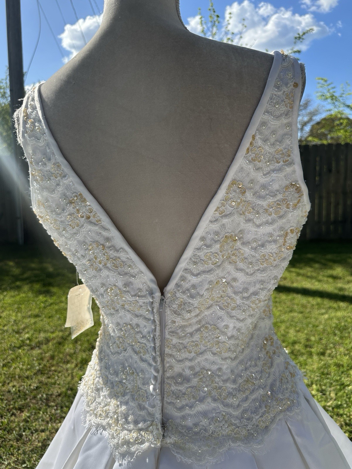 Mori Lee Wedding Dress Women’s Size 12 NWT Long Train Sleeveless Floral Beading