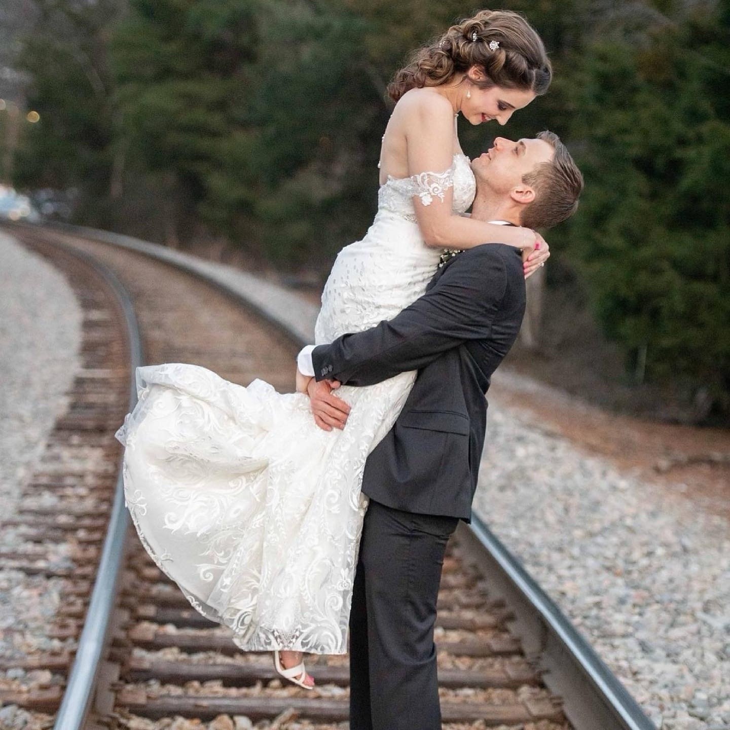 “Leona” by Tara Lauren WEDDING DRESS