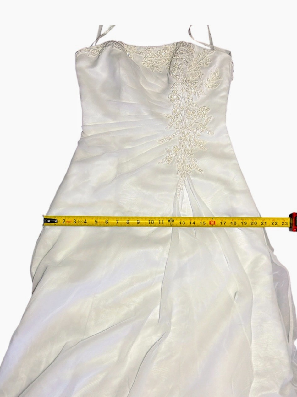David’s Bridal V9409 White Size 6 Chiffon A-line Wedding Dress W/ Side Draping