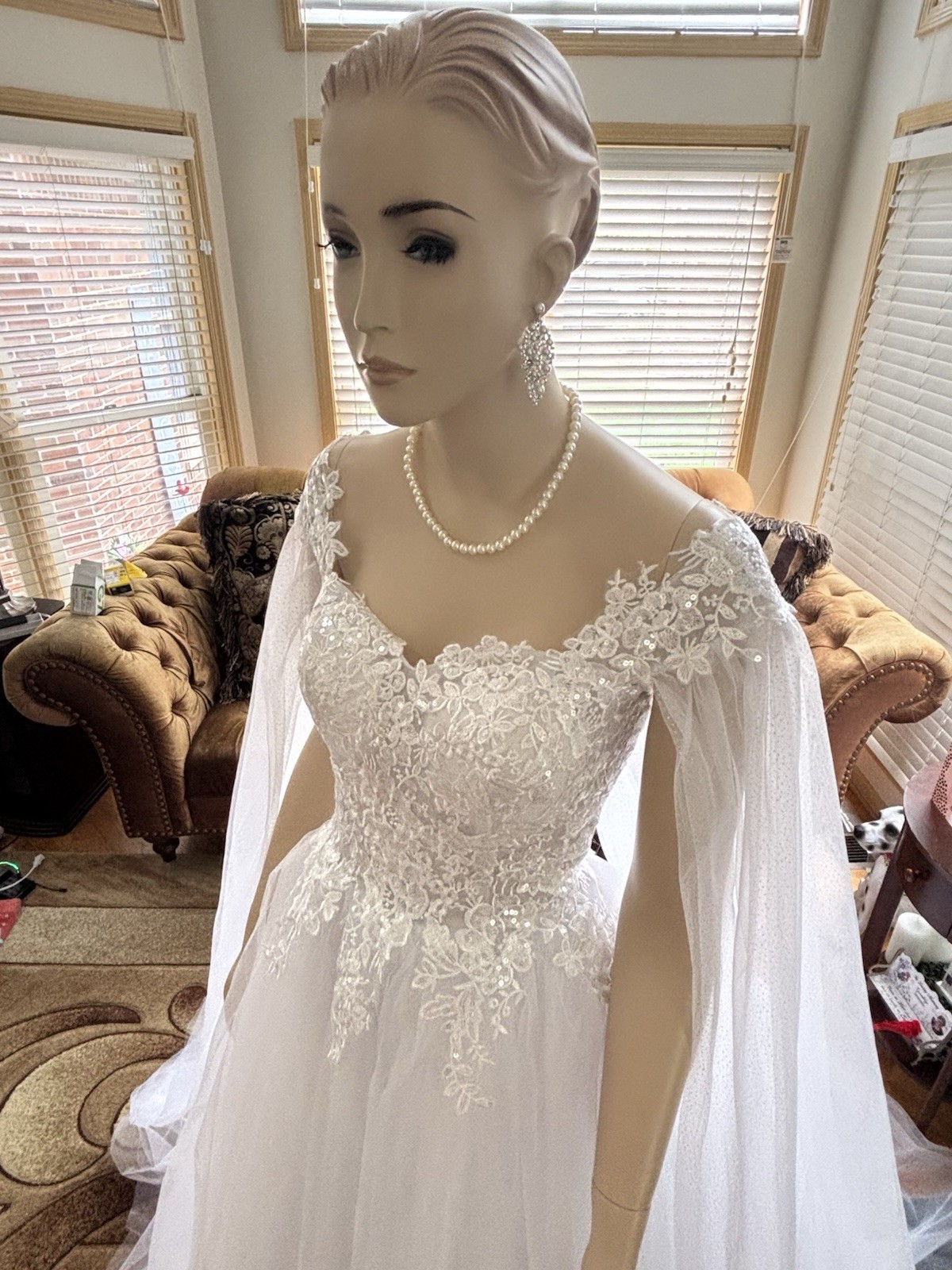 Unbranded Wedding Gown Size 12-16 White Wedding Gown With Cape Sleeves.
