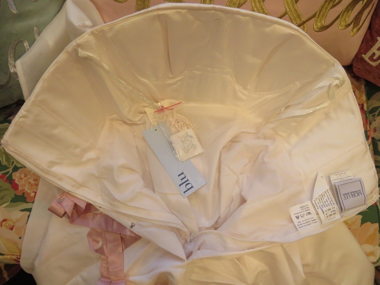 NEW Mori Lee IVORY & PINK !!!! Vintage Wedding Dress FLOWERS PRINCESS Gown Train