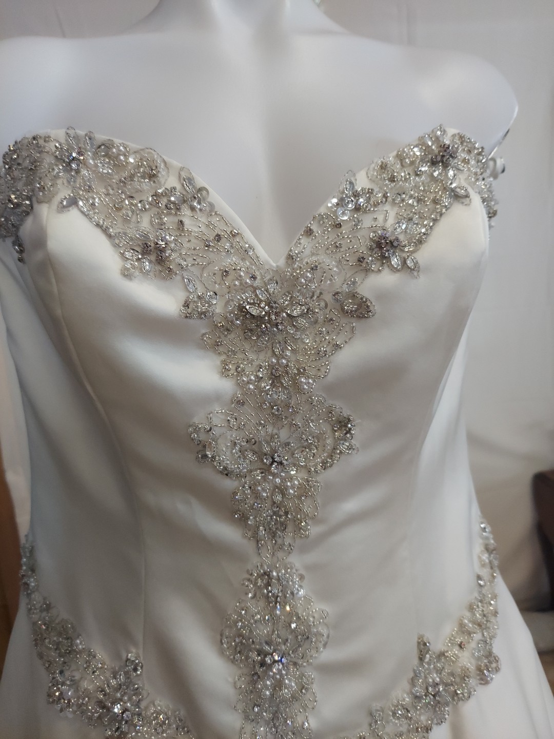 Morilee Satinlook Size16 White Gem Sequin Torso Frt+bk .buttonlook Train.vcup