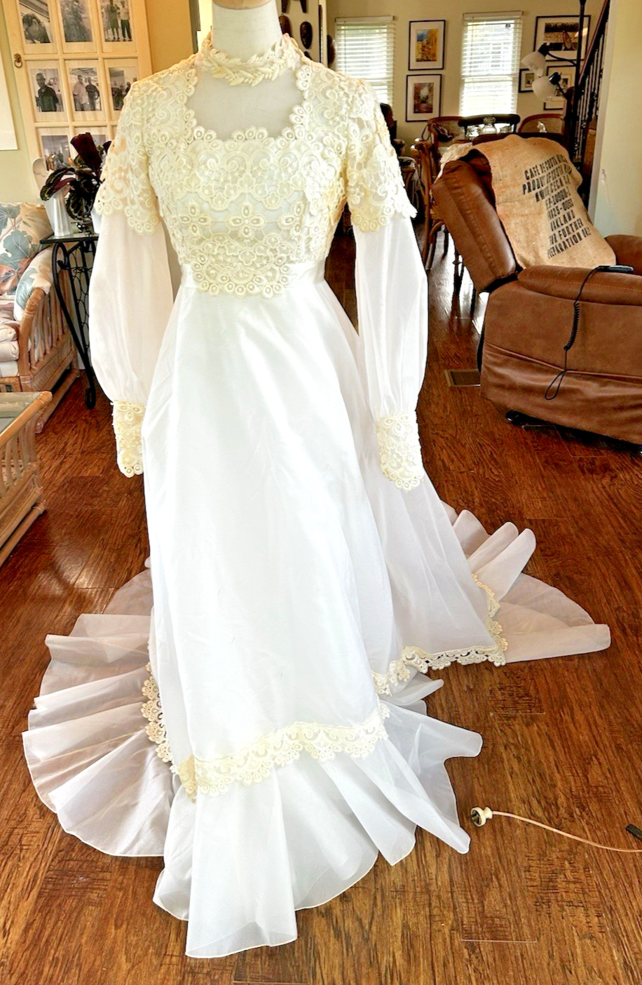 Beautiful Vintage Wedding Dress With Veil, train, lace, back buttons and zipper