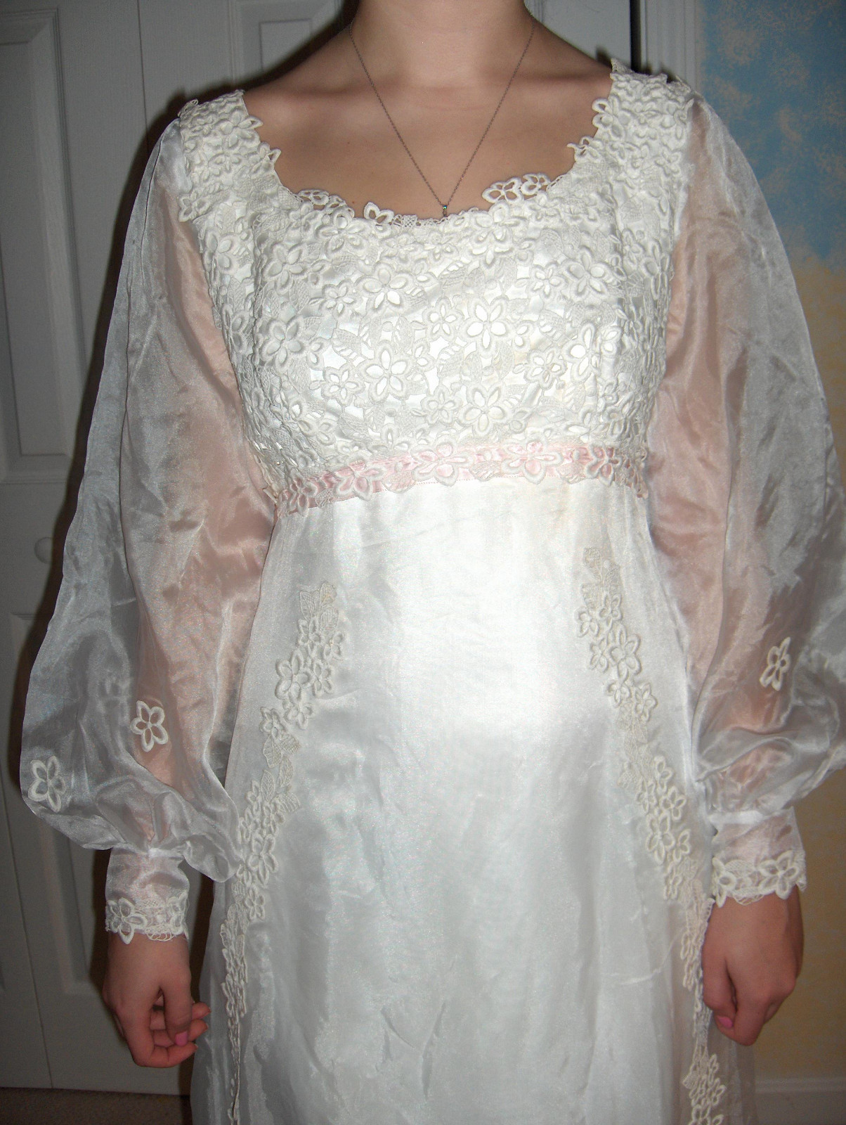 CUSTOM WHITE WEDDING GOWN SIZE 8 DETACHABLE TRAIN LACE APPLIQUE PINK RIBBON