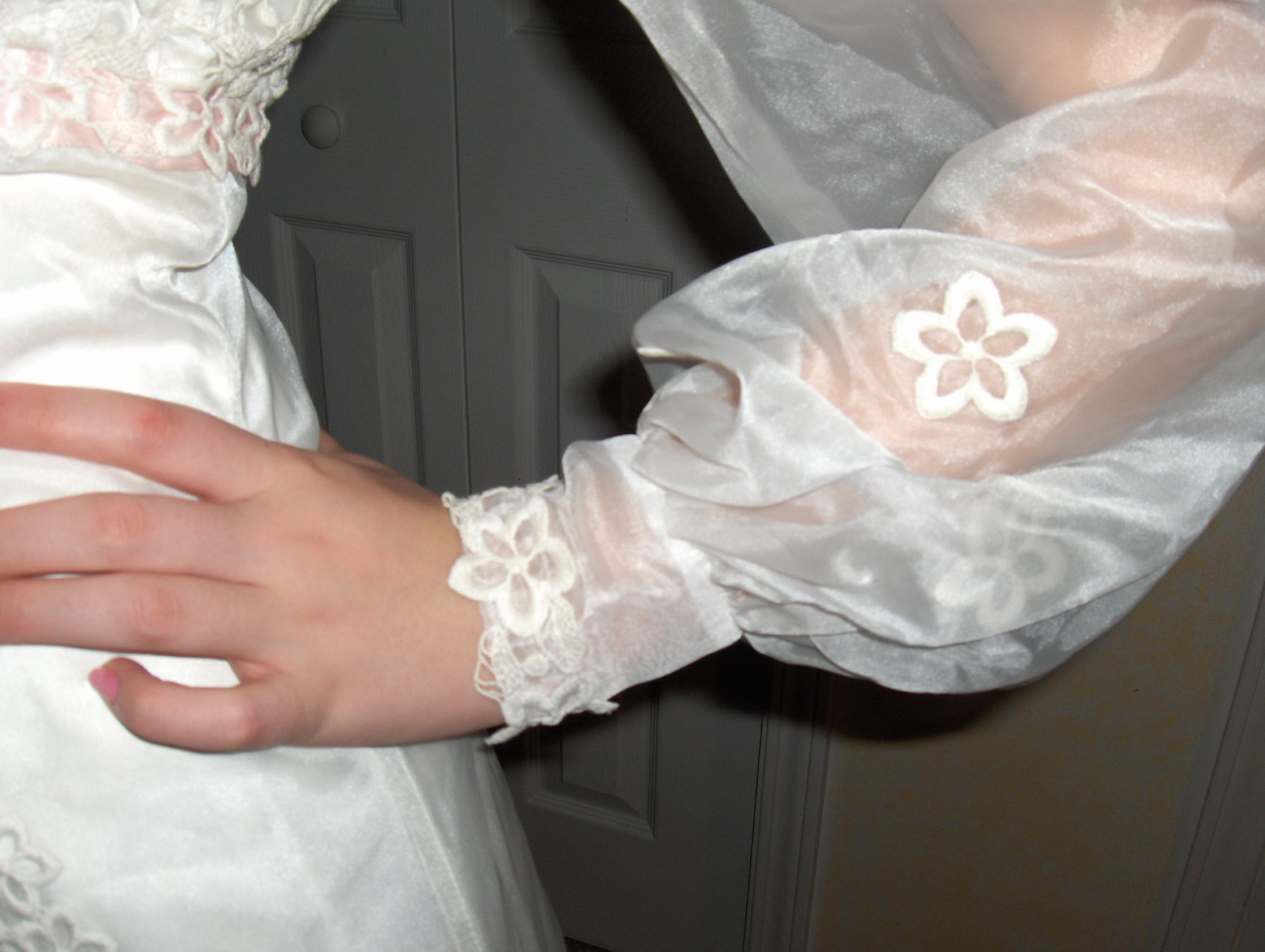 CUSTOM WHITE WEDDING GOWN SIZE 8 DETACHABLE TRAIN LACE APPLIQUE PINK RIBBON
