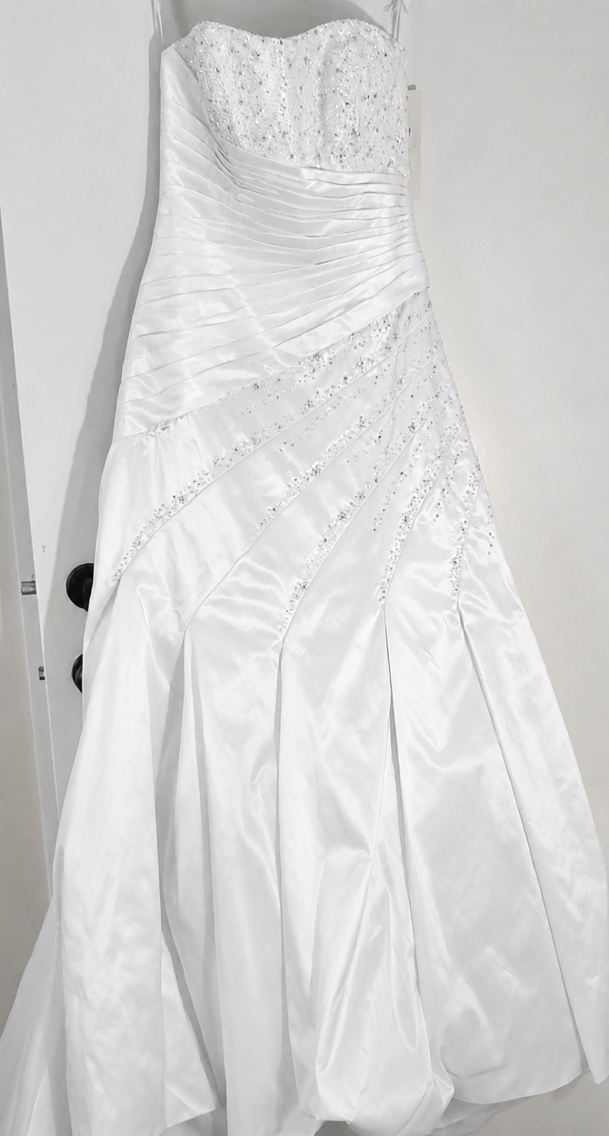NWT Demetrios Style 2788 Designer Wedding Gown – White – Size 10 – Unaltered