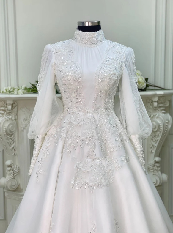 High Neck Puff Sleeve Ballgown Wedding Dress Lace Appliques Modest Bridal Gown