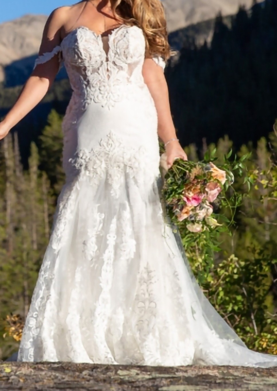 Martina Liana Bridal Dress Size Altered to 10 Bust 36D Ivory Lace