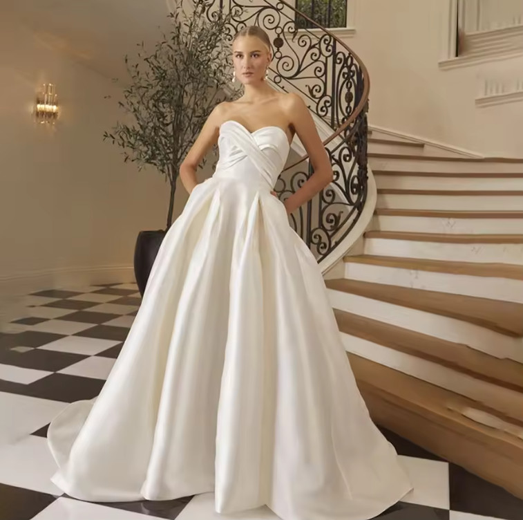 V-Neck Sleeveless Satin A-Line Bride Dress Backless Zipper With Buttons Wedding